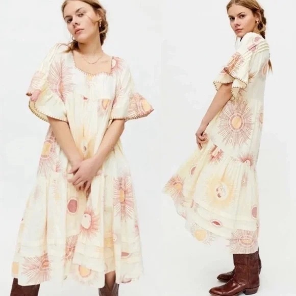 Urban Outfitters Dresses & Skirts - Urban Outfitters Total Eclipse Printed Midi Dress